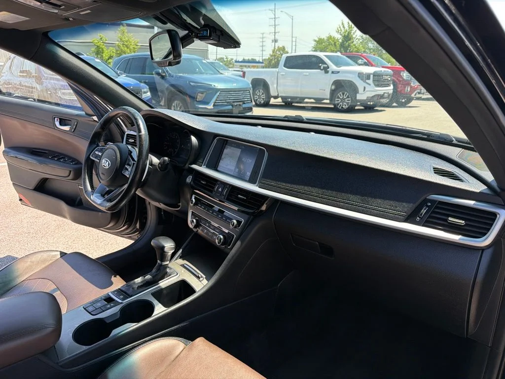 Used 2019 Black Kia SX image 28