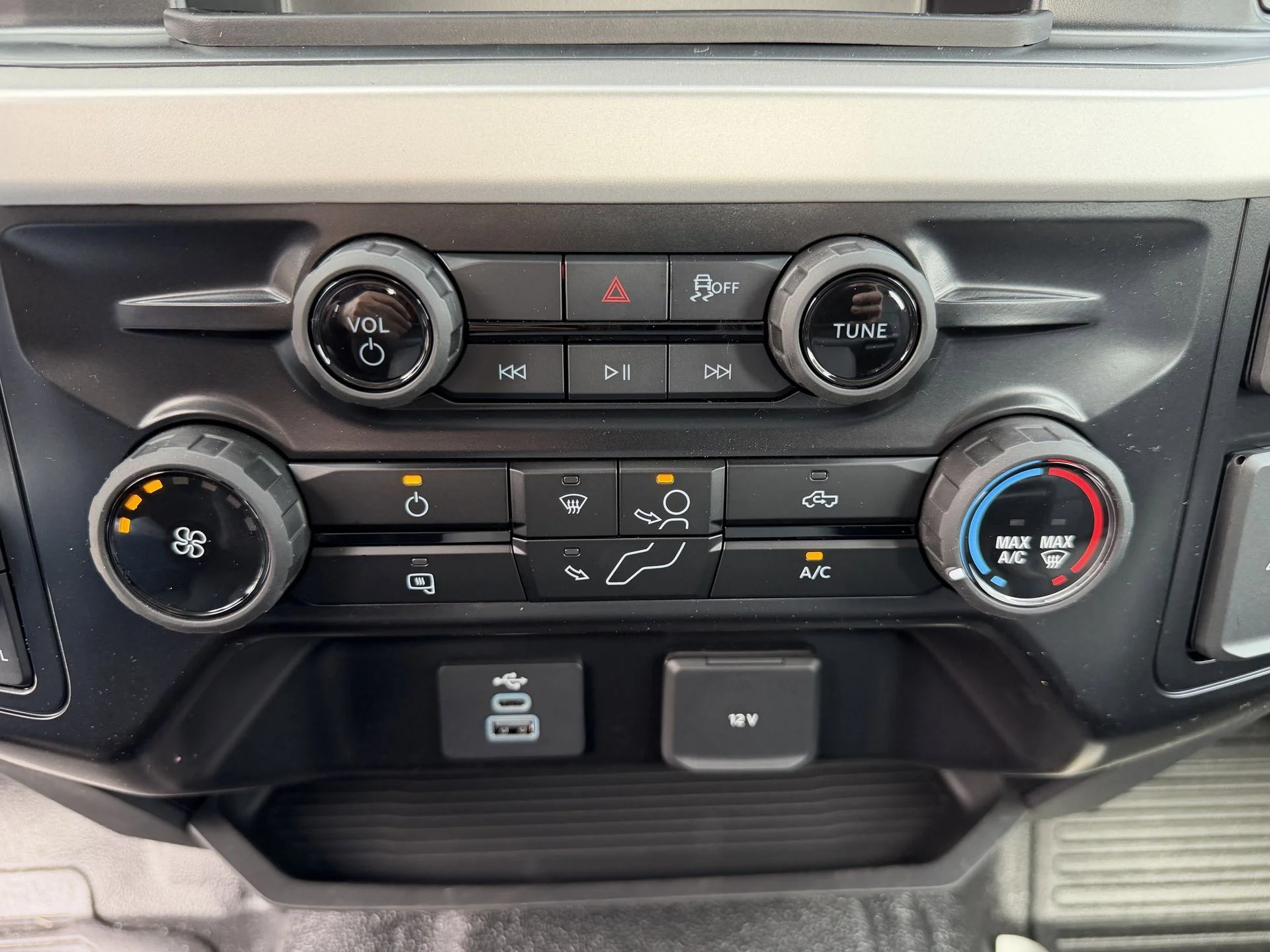 New 2026 Oxford White Ford F-250® XL image 8