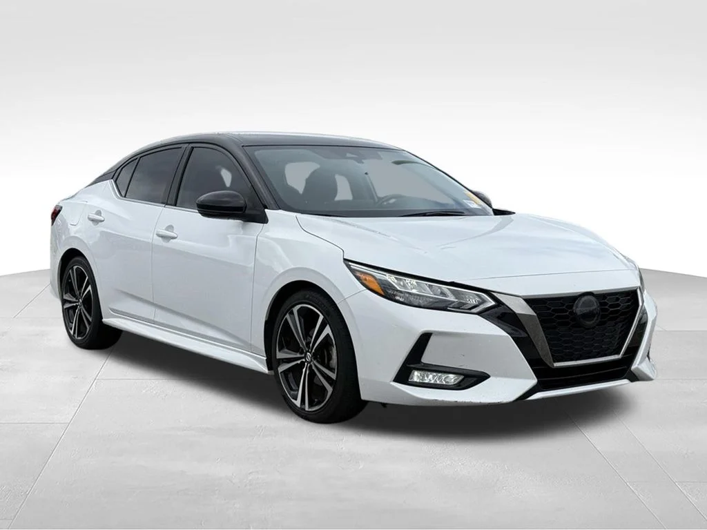 Used 2022 White Nissan SR image 26