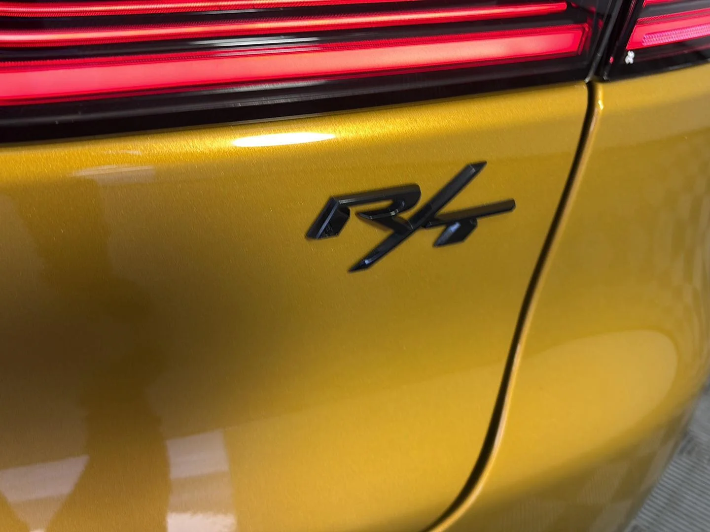 Used 2024 Acapulco Gold Dodge R/T image 8