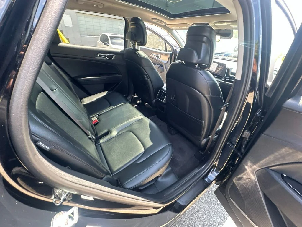 Used 2025 Black Kia EX image 33
