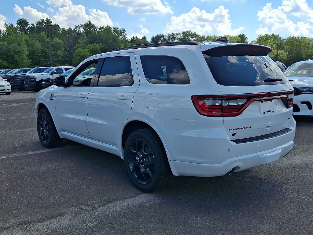New 2026 White Knuckle Clear-Coat Exterior Paint Dodge GT Plus America 250 Edition image 6