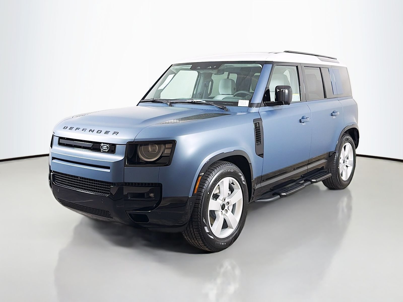 New 2026 Tasman Blue Land Rover X-Dynamic SE image 1