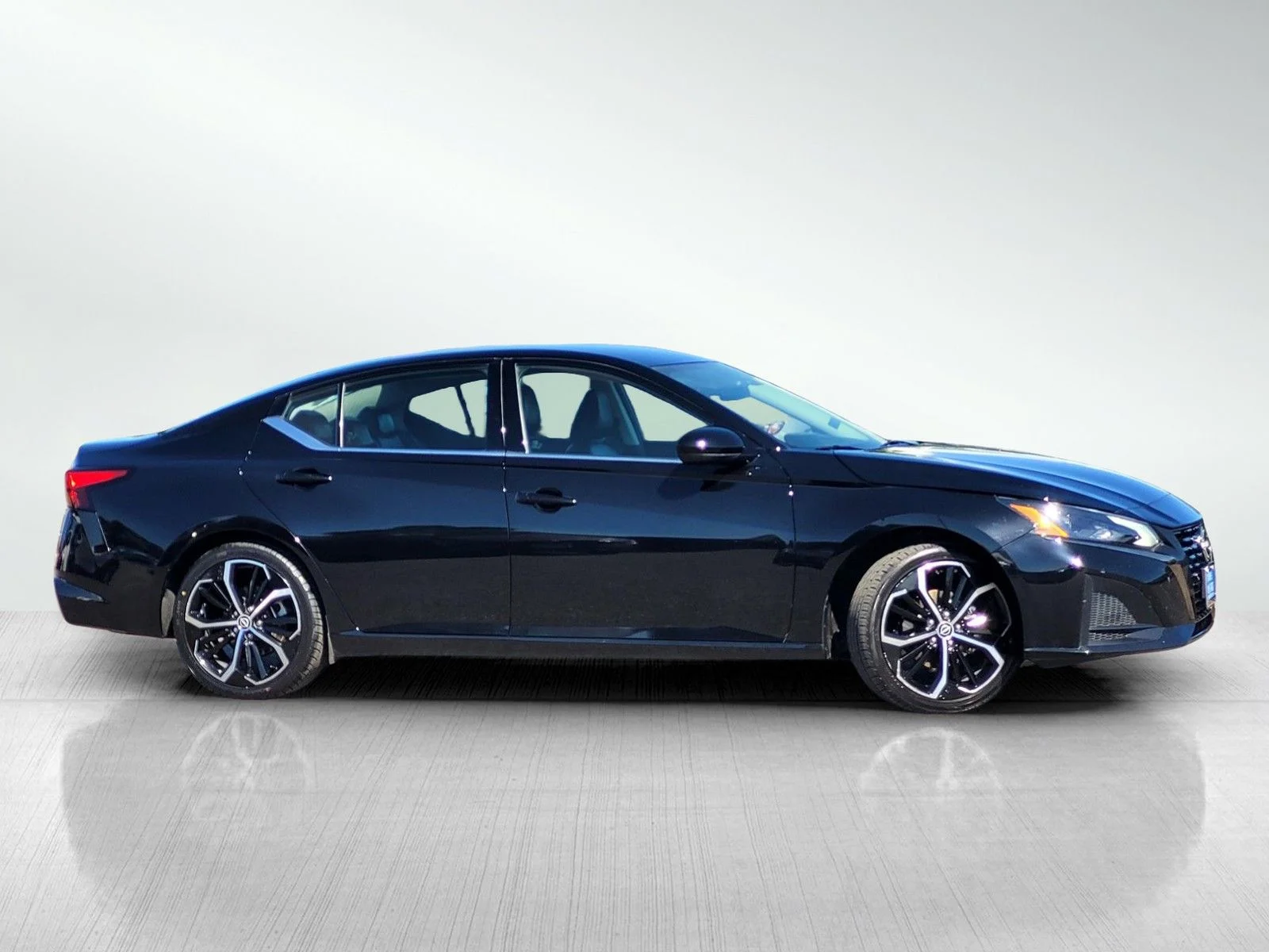 Used 2024 Super Black Clearcoat Nissan 2.5 SR image 3