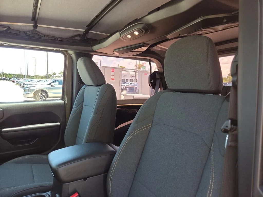 Certified Used 2025 41 Jeep Sport S image 18