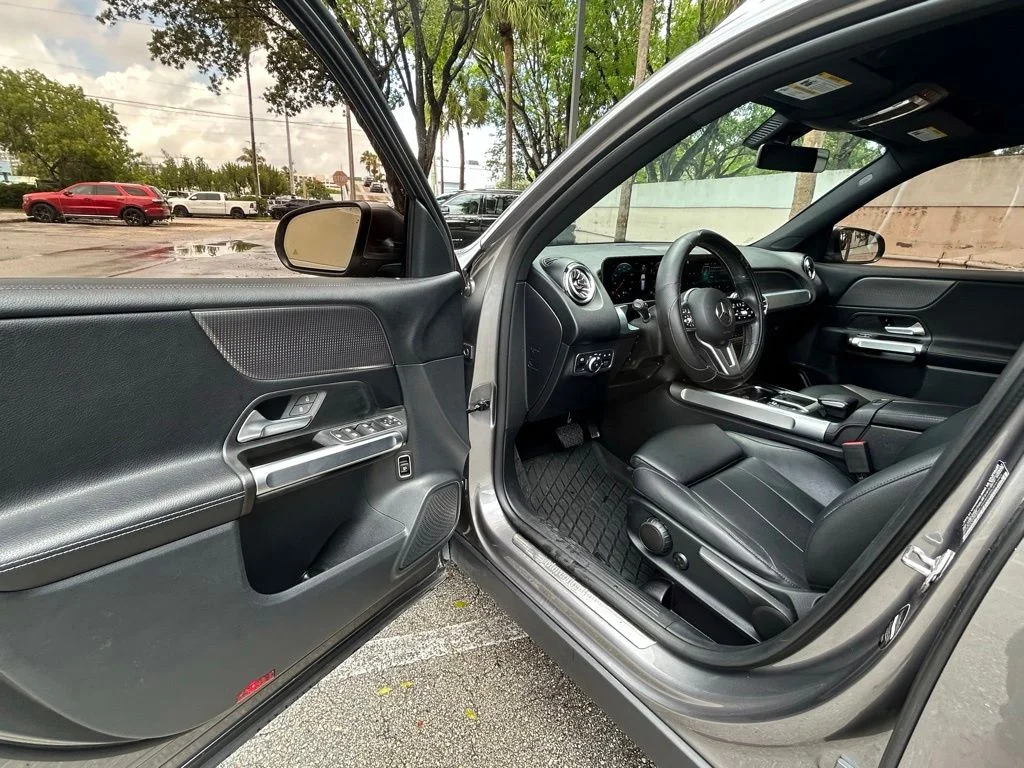 Used 2022  Mercedes-Benz GLB 250 image 15