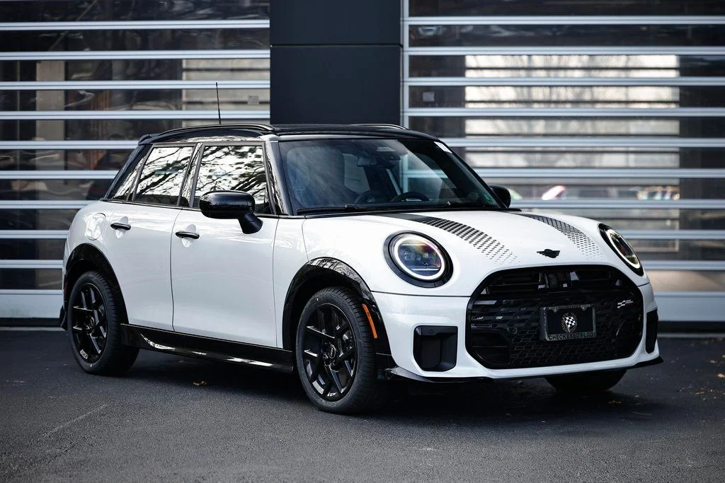 2026 MINI Hardtop Cooper S's photo