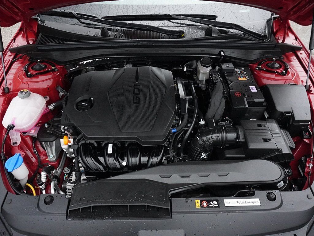 Used 2025 Red Kia LXS image 19