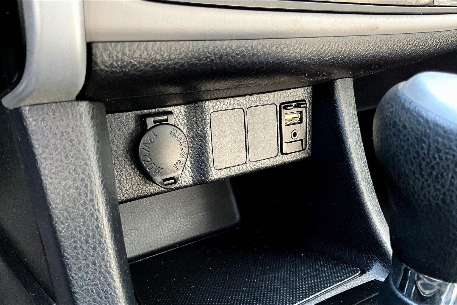 Used 2017 White Toyota LE image 13