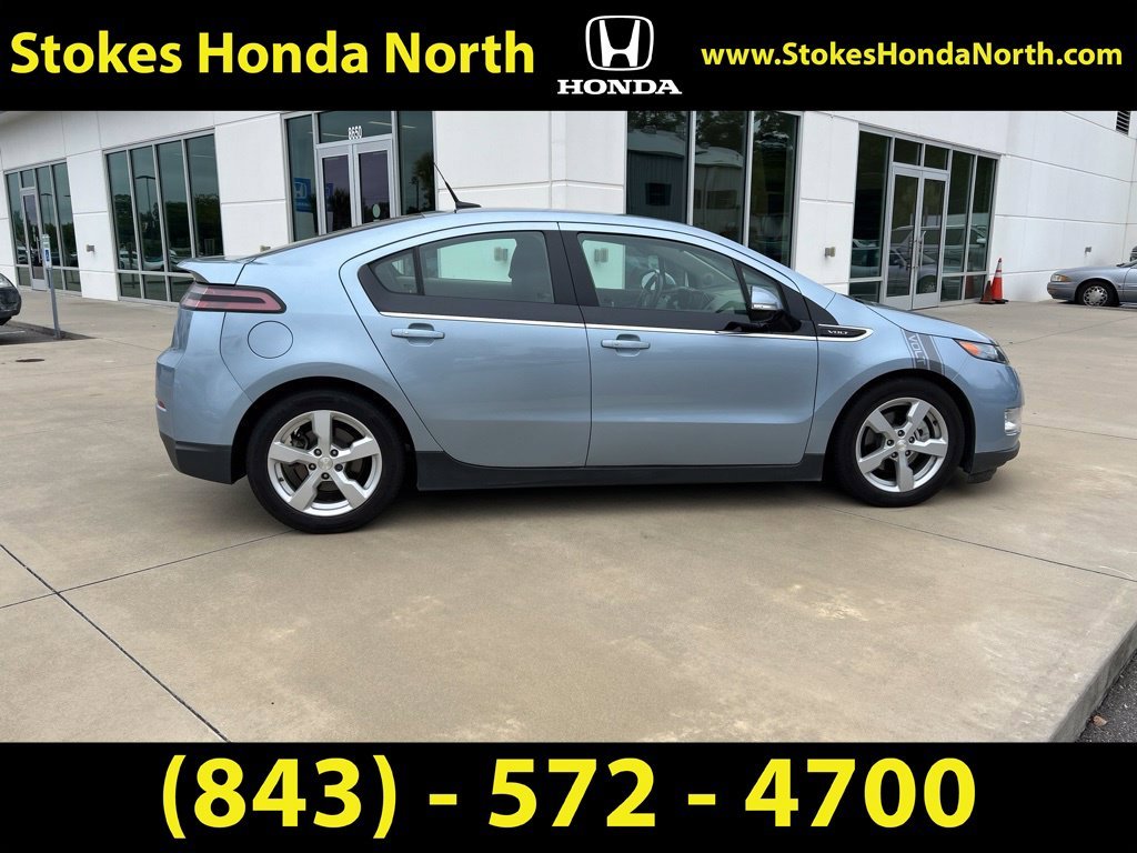 Used 2013 Silver Chevrolet Base image 7