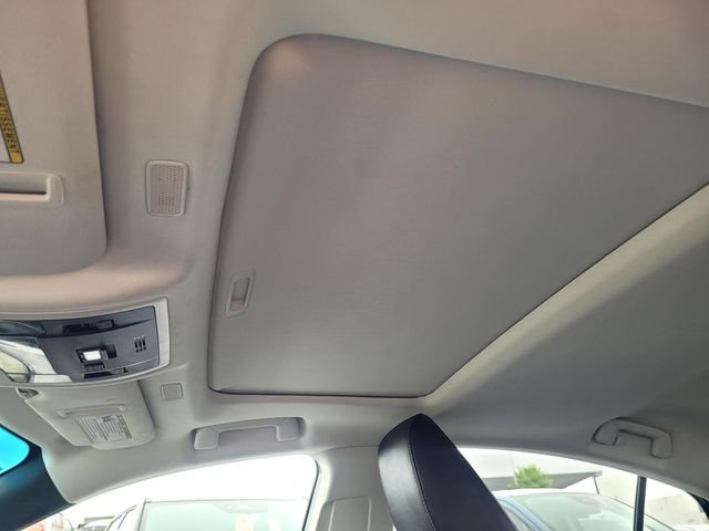 Used 2022 White Lexus 250 image 12
