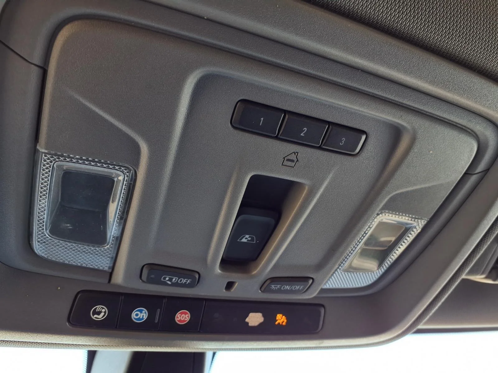 Used 2021 Pacific Blue Metallic GMC Elevation image 17
