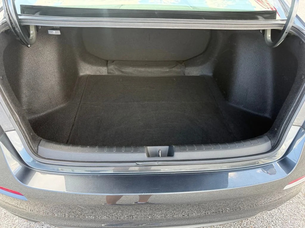 Used 2025 Silver Honda LX image 22