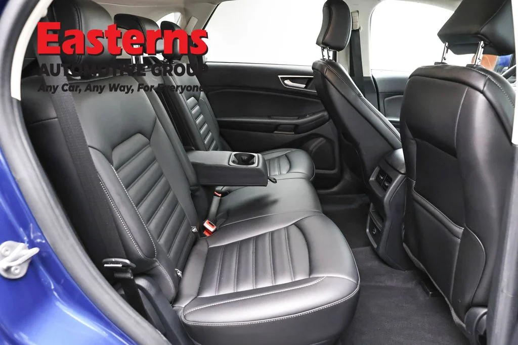 Used 2021 Blue Ford SEL image 22