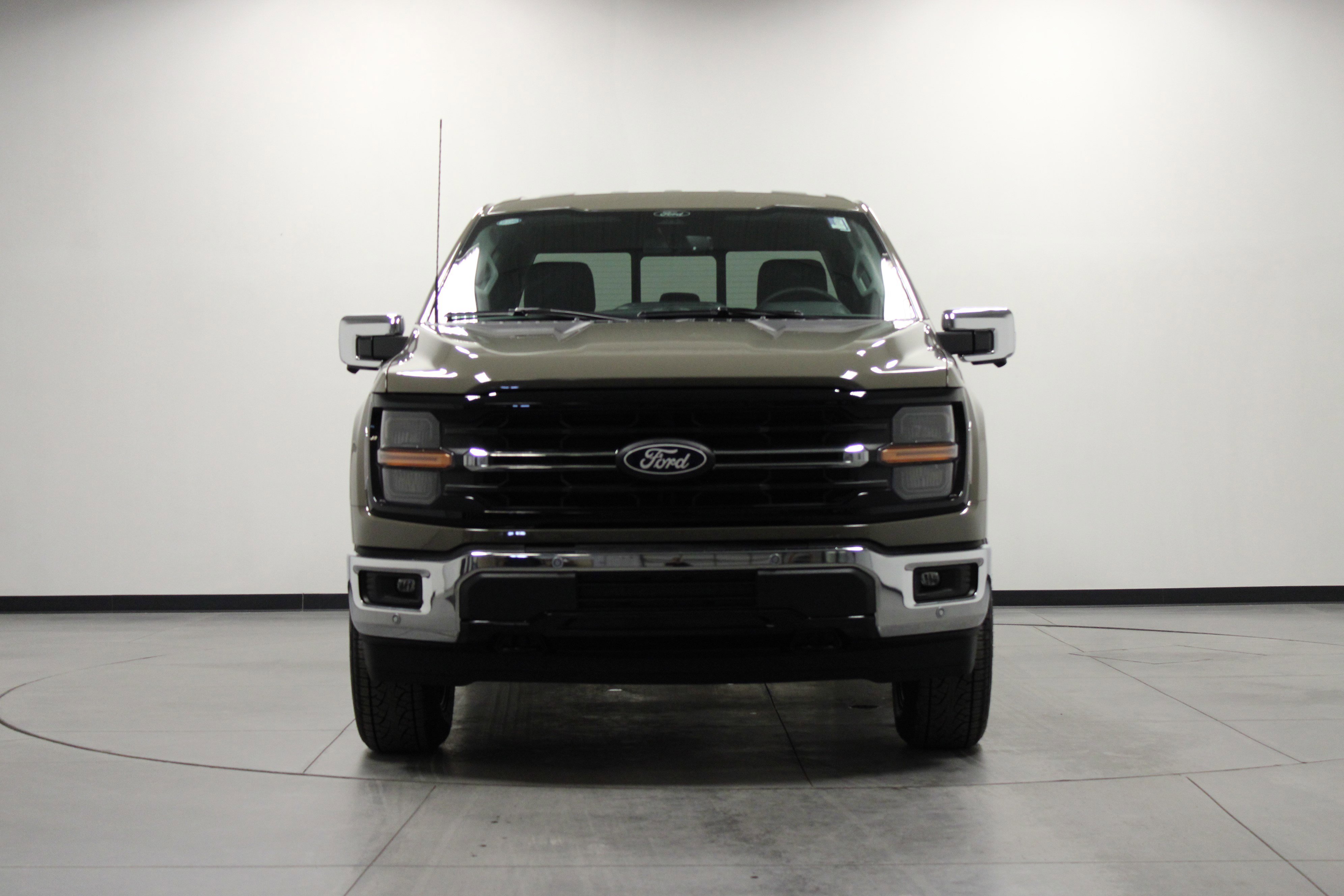 New 2026 Marsh Gray Ford XLT image 9