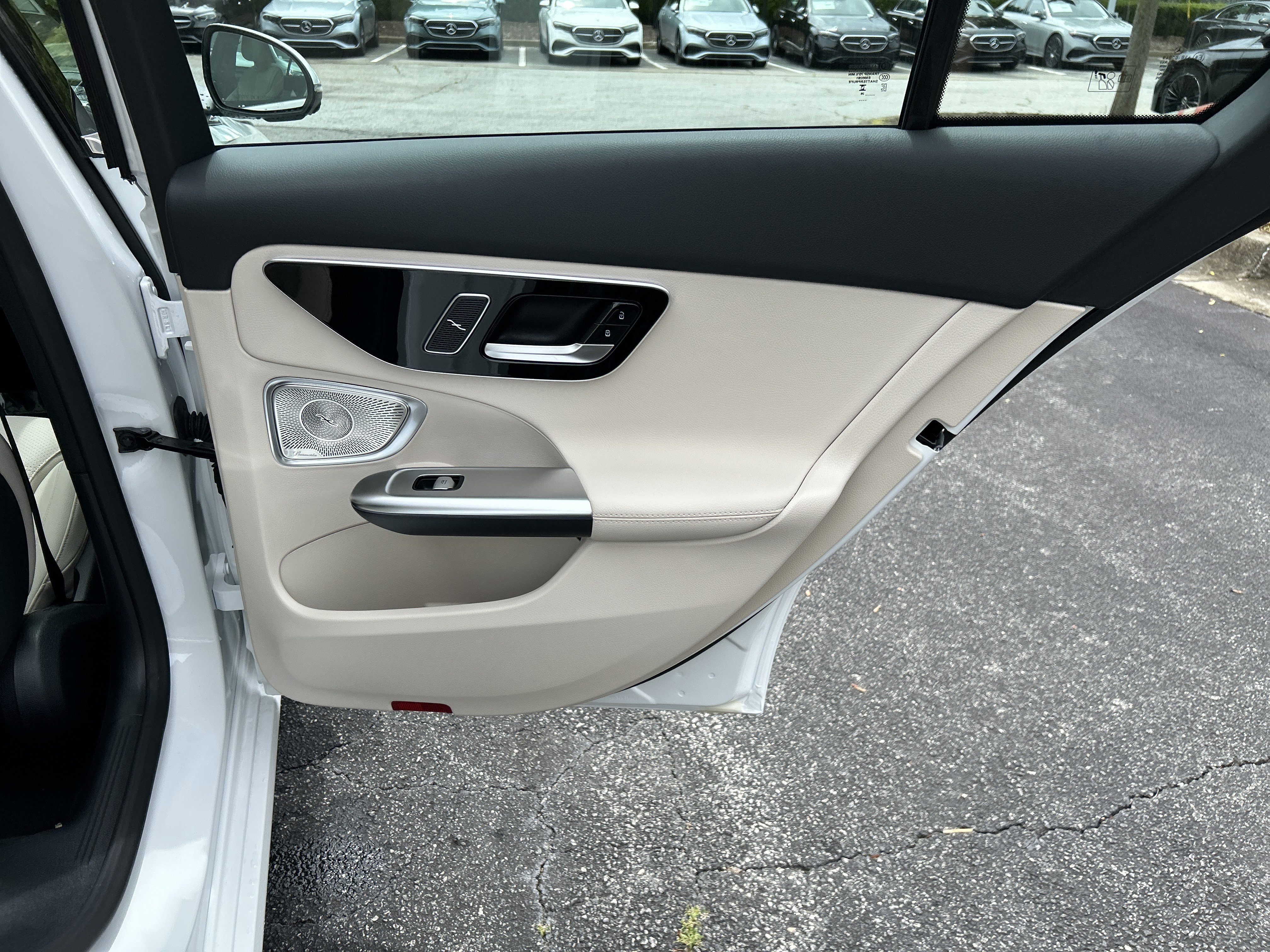 New 2026 MANUFAKTUR Moonlight White Metallic Mercedes-Benz C 300 Sedan image 38