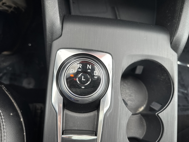 Used 2020 Star White Metallic Tri-Coat Ford SE Sport Hybrid image 23