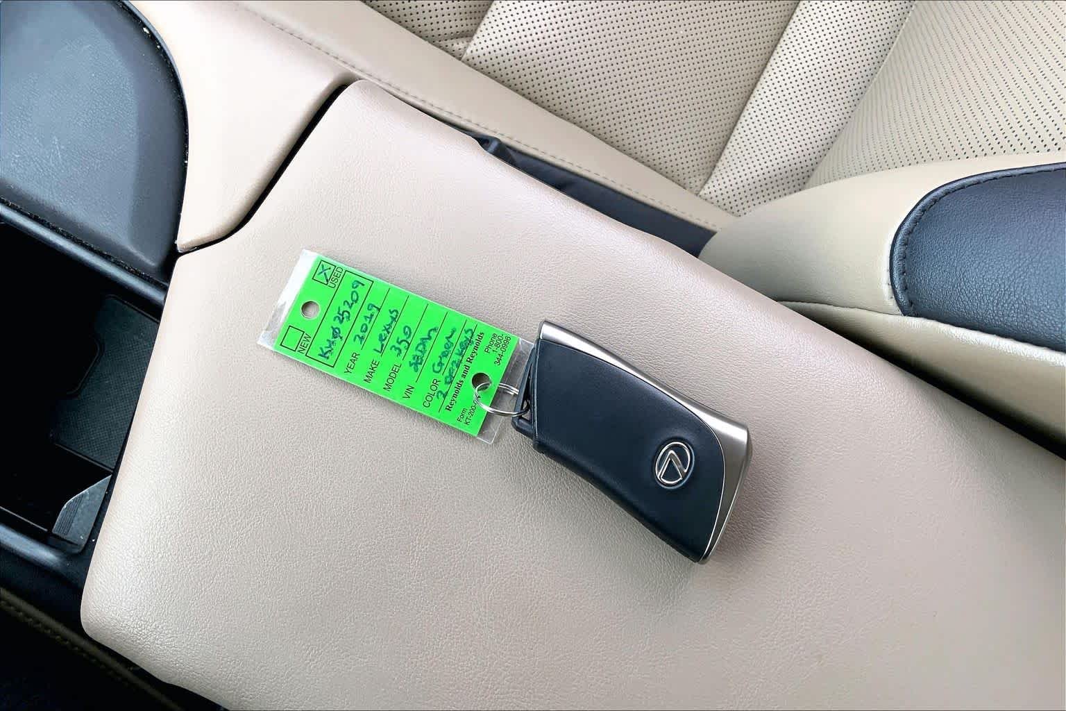 Used 2019 Sunlit Green Lexus  image 14