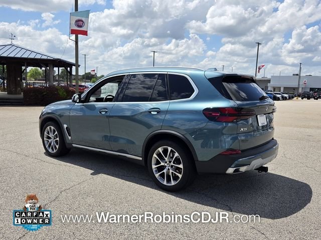 Used 2025 Blue BMW sDrive40i image 10