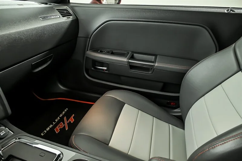 Used 2010 Inferno Red Crystal Pearl Coat Dodge R/T image 28