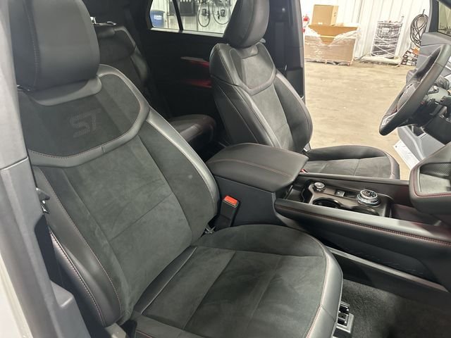 New 2026 Space White Metallic Ford ST image 32