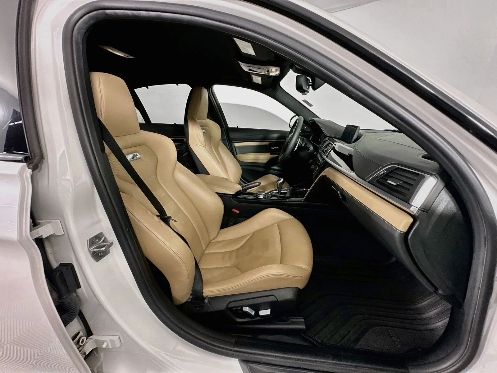 Used 2016 White BMW Base image 30