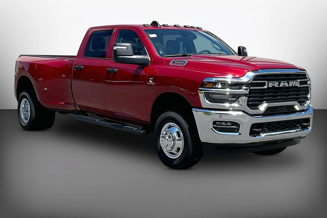 New 2026 Molten Red Pearl-Coat Exterior Paint RAM Tradesman image 1