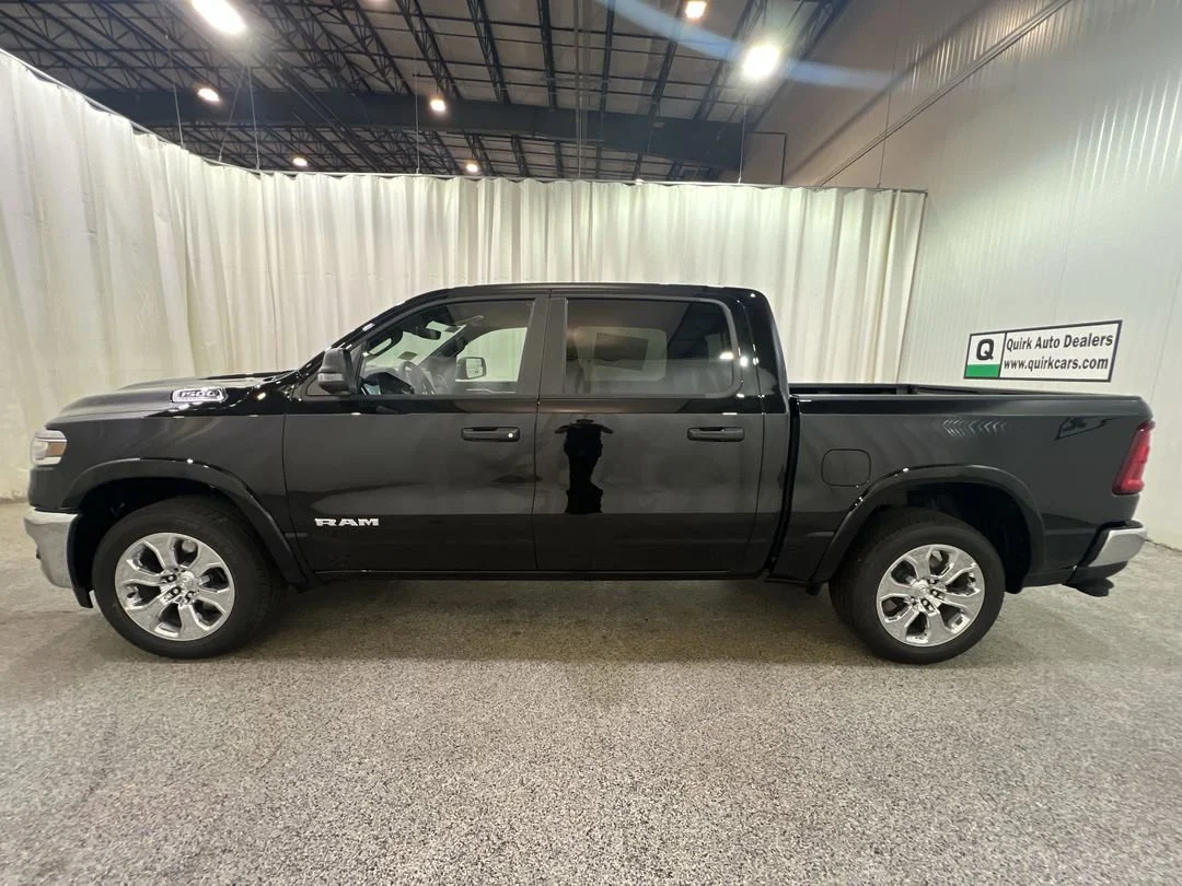 New 2026 Diamond Black Crystal Pearl-Coat Exterior Paint RAM Big Horn image 6