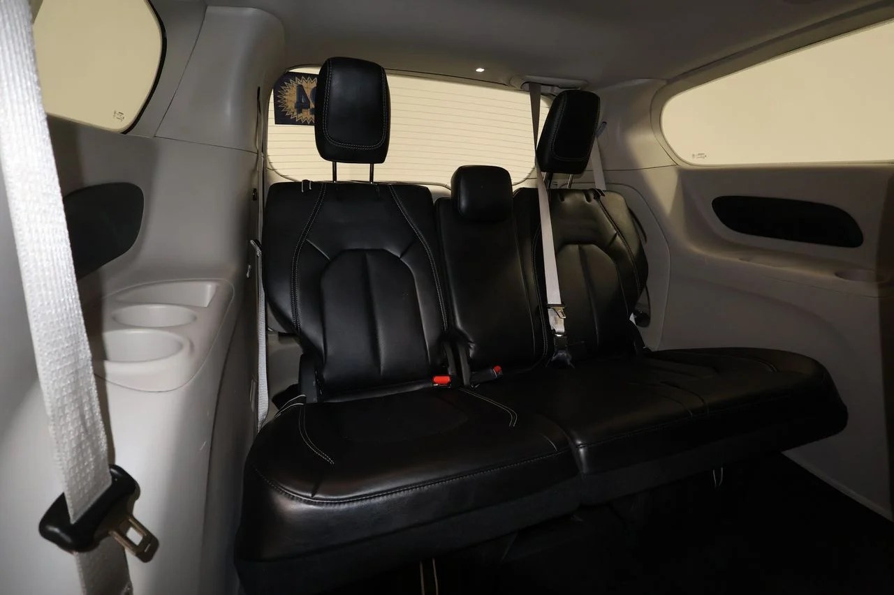 2024 Chrysler Pacifica Touring L - Photo 23