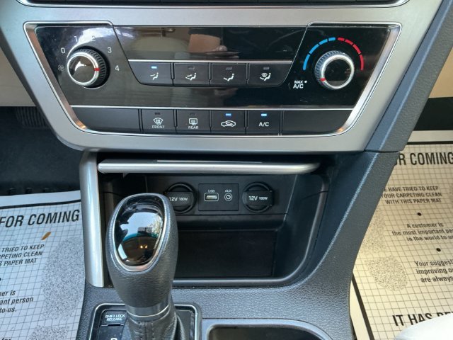 Used 2016 White Hyundai SE image 16