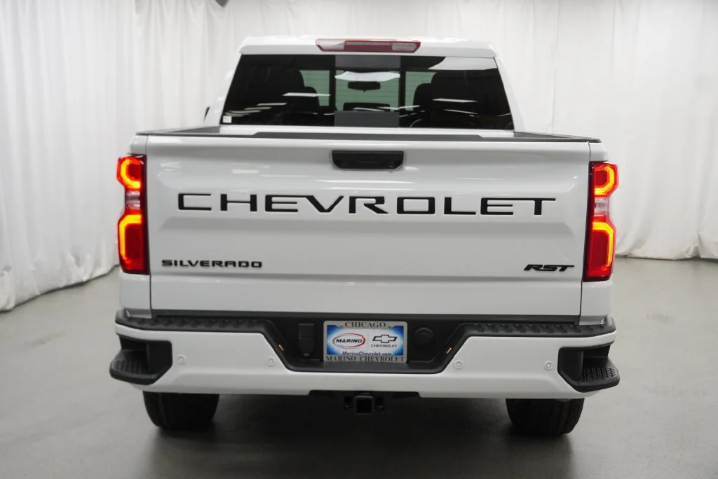 New 2026 Summit White Chevrolet RST image 35