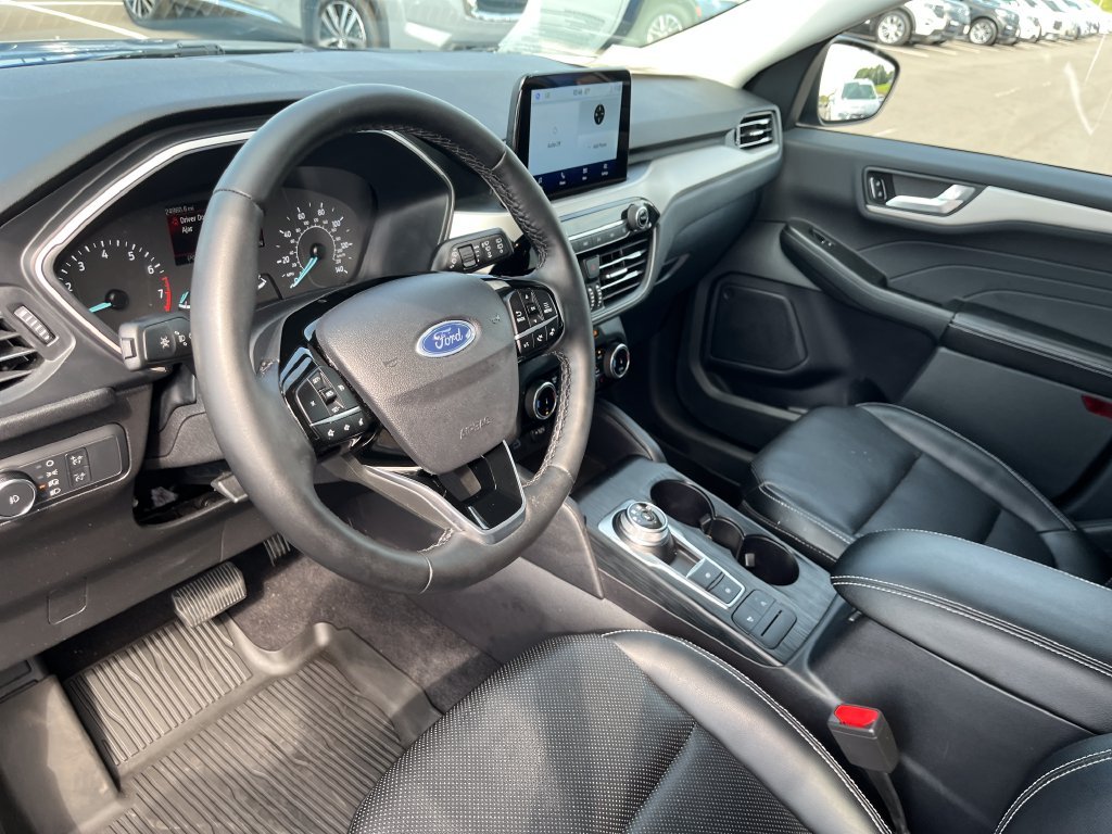 Used 2022 Blue Ford SEL image 14