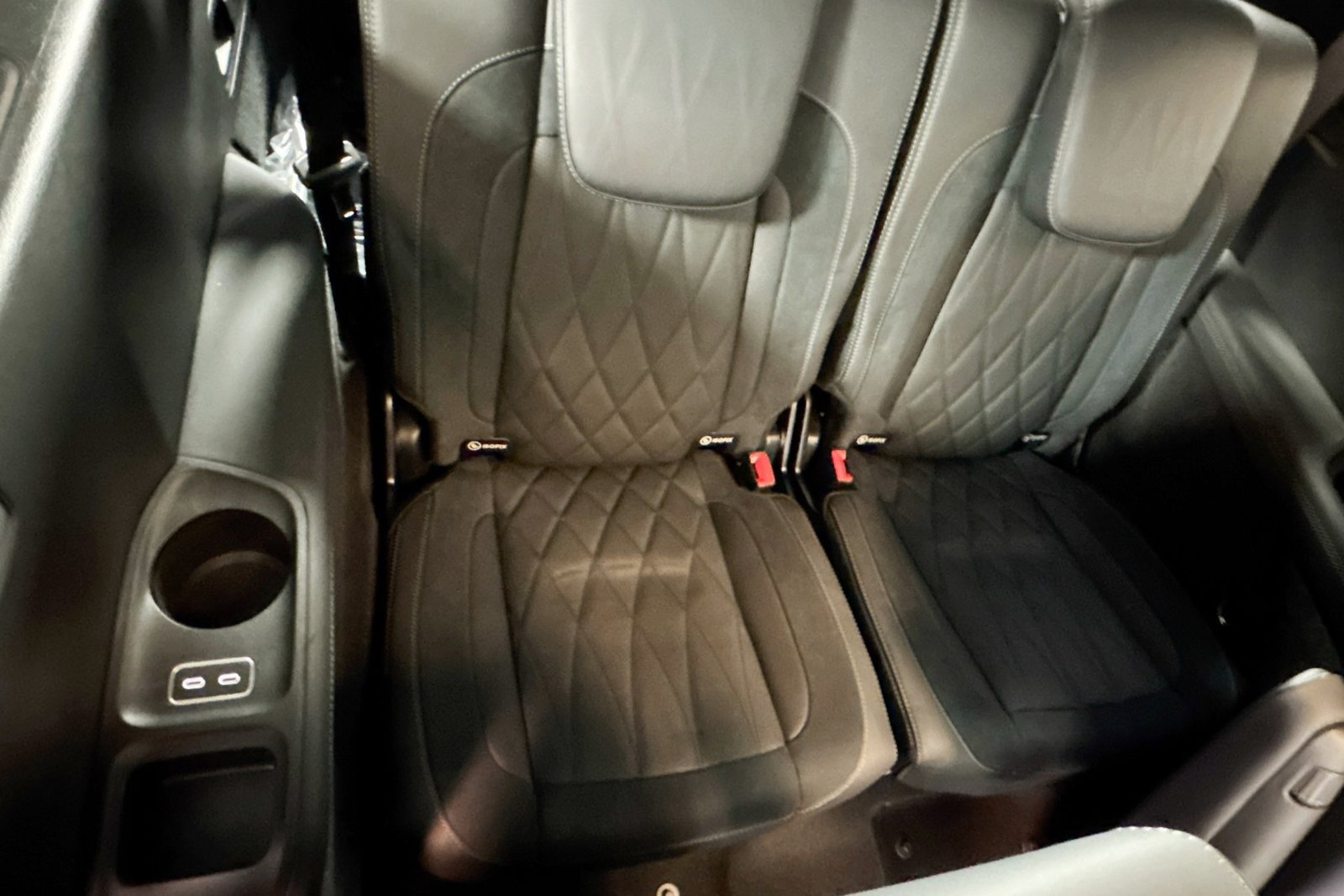 New 2026 MANUFAKTUR Alpine Grey Mercedes-Benz AMG® GLS 63 image 25