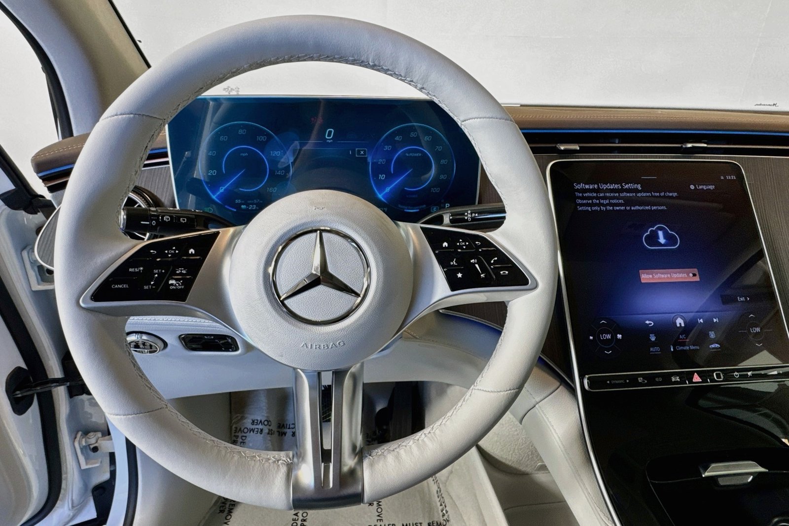 New 2026 Polar White Mercedes-Benz EQE 320+ image 11