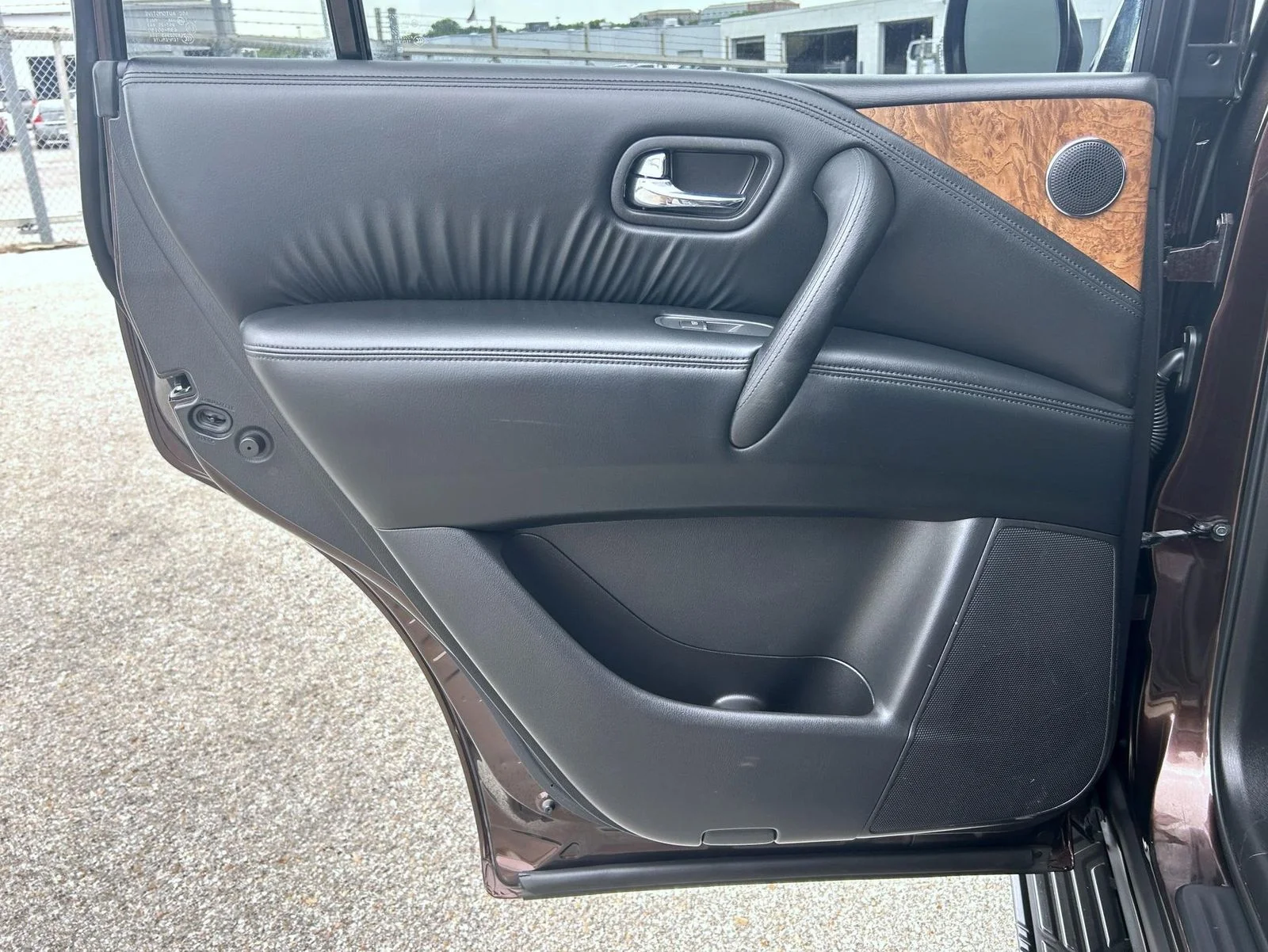Used 2021 Brown Nissan SL image 17