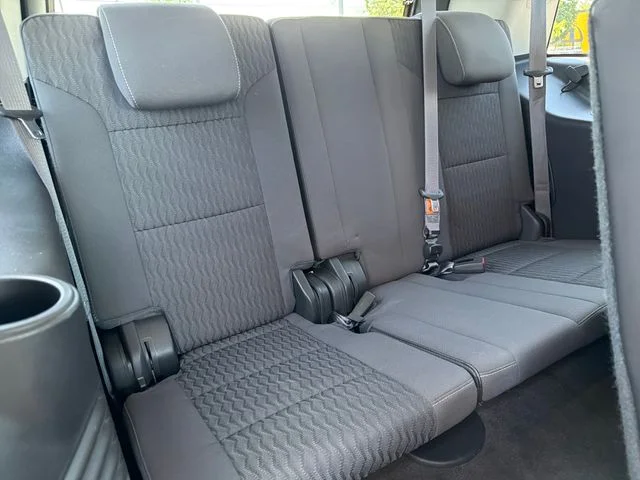 Used 2015 Silver GMC SLE image 28