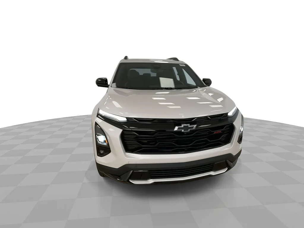 Used 2025 Iridescent Pearl Tricoat Chevrolet RS image 4