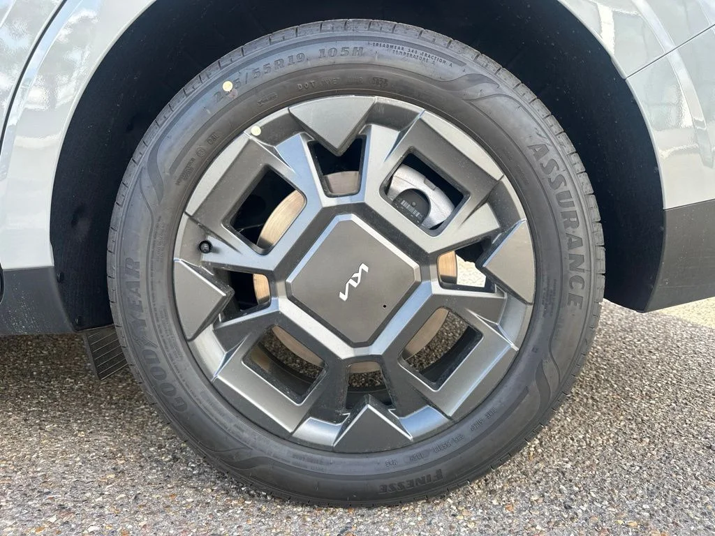 New 2026 White Kia EX image 23