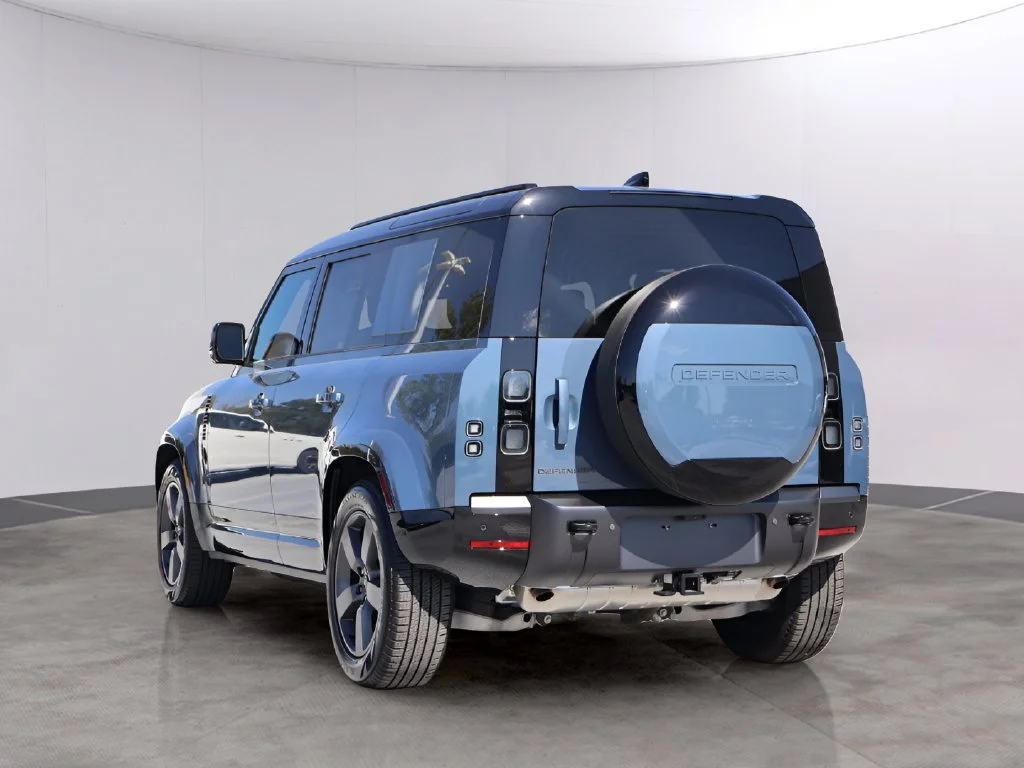 Certified Used 2026 Tasman Blue Metallic Land Rover X-Dynamic SE image 5