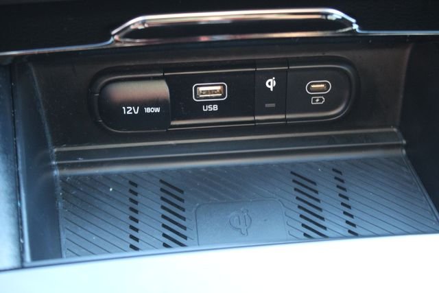Used 2024 White Kia X-Line image 9