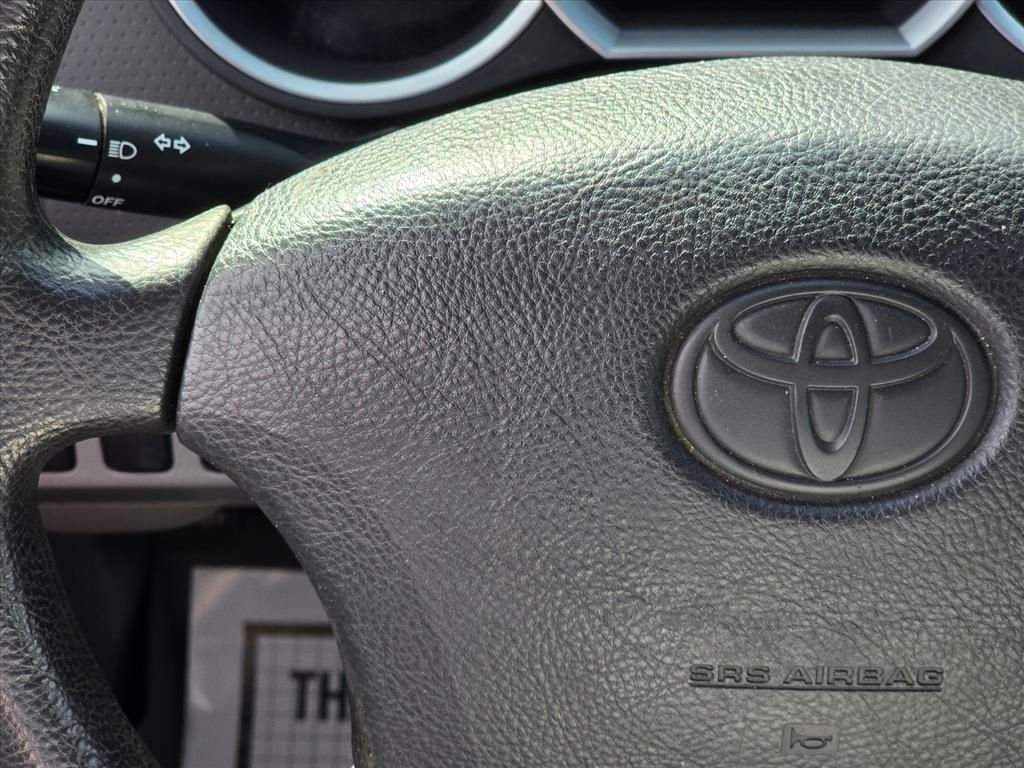 Used 2007 White Toyota  image 14