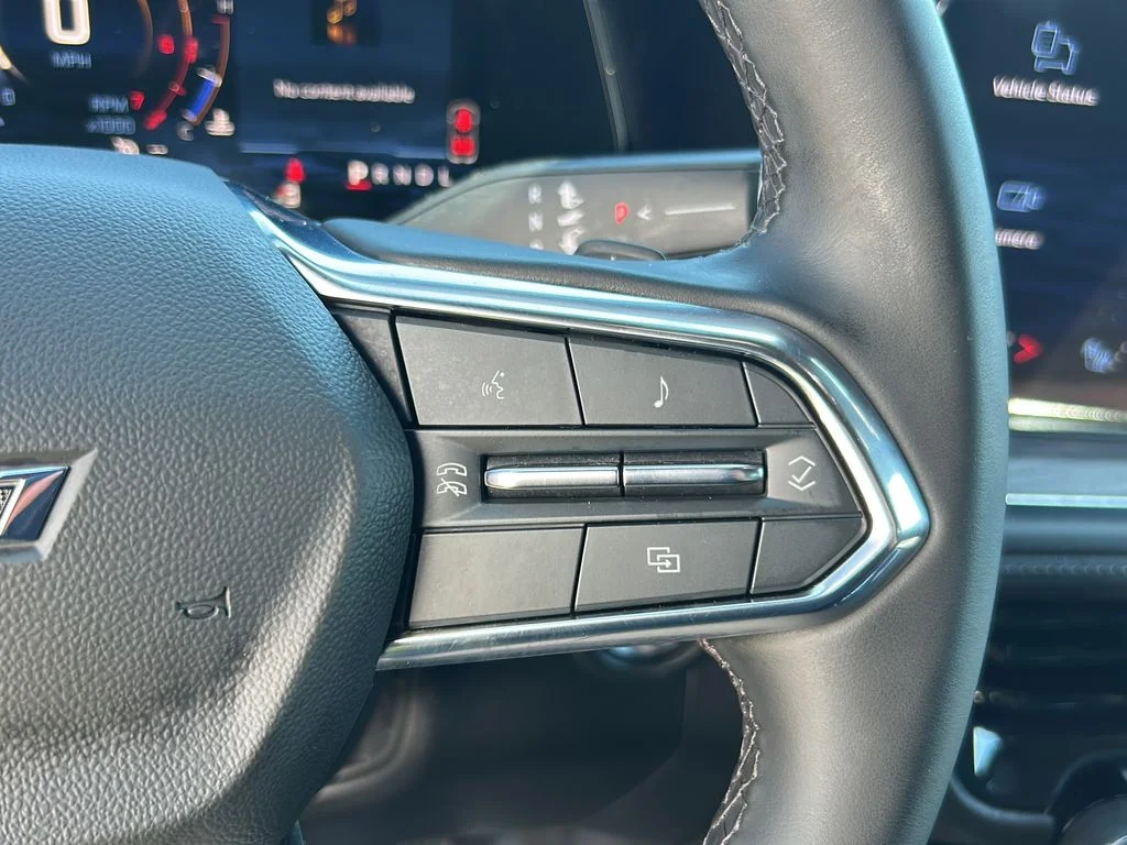 Used 2025 Gray Chevrolet Z71 image 23