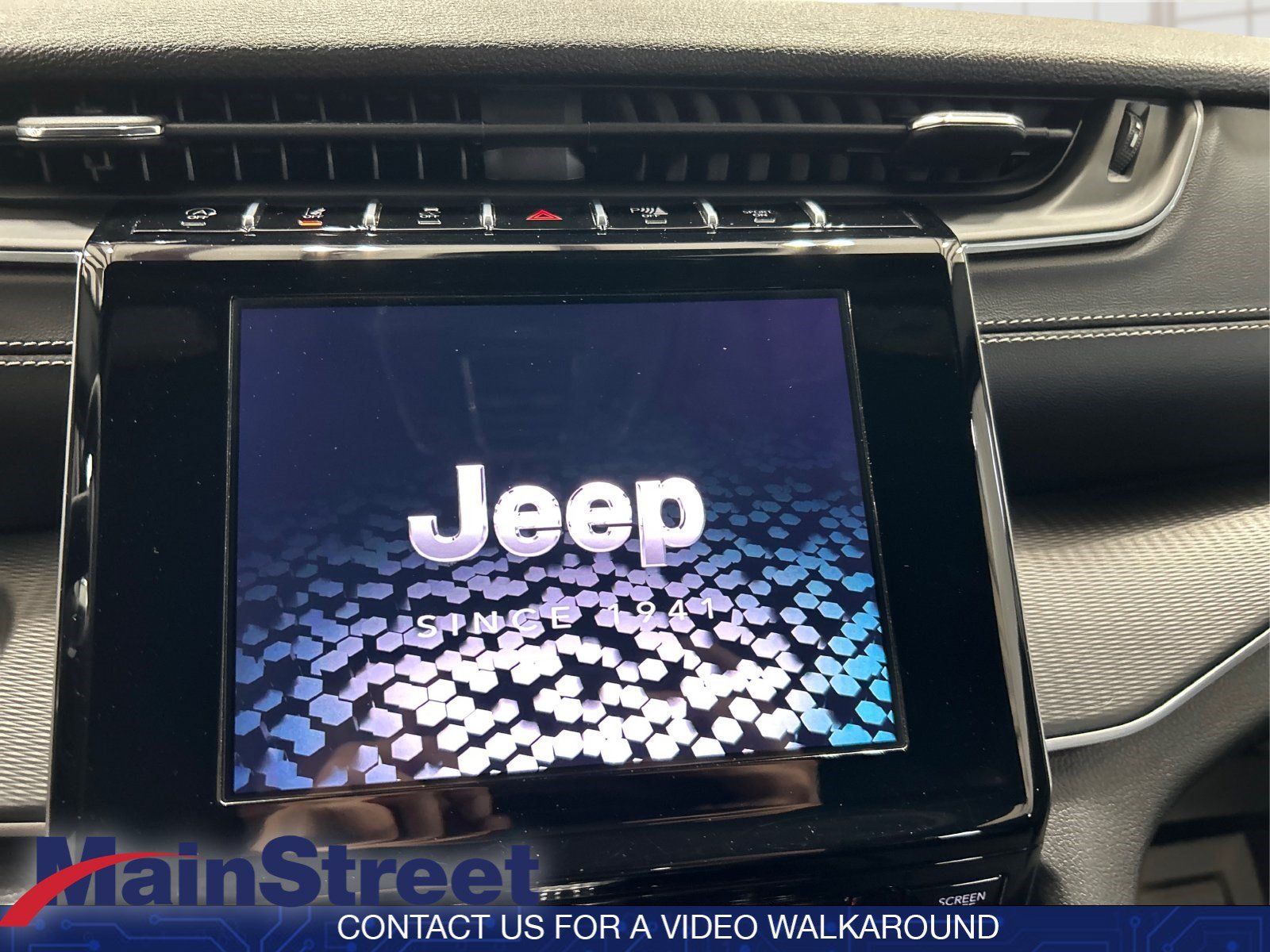 Used 2024 Baltic Gray Metallic Clearcoat Jeep Altitude image 13