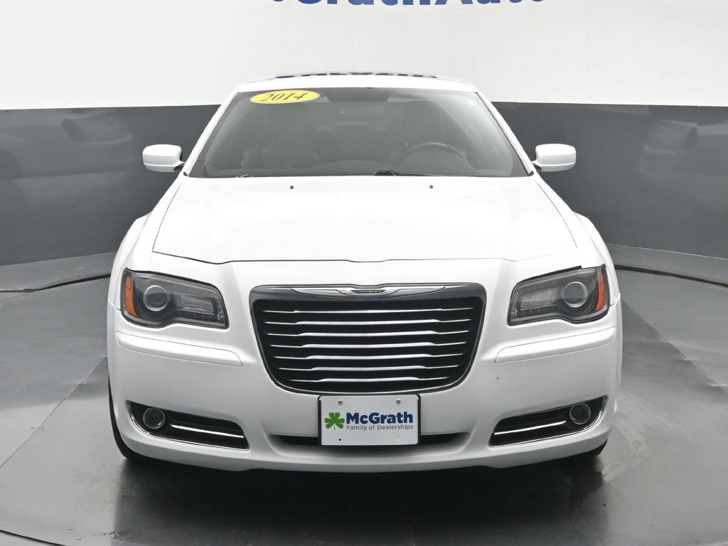 Used 2014 White Chrysler S image 6