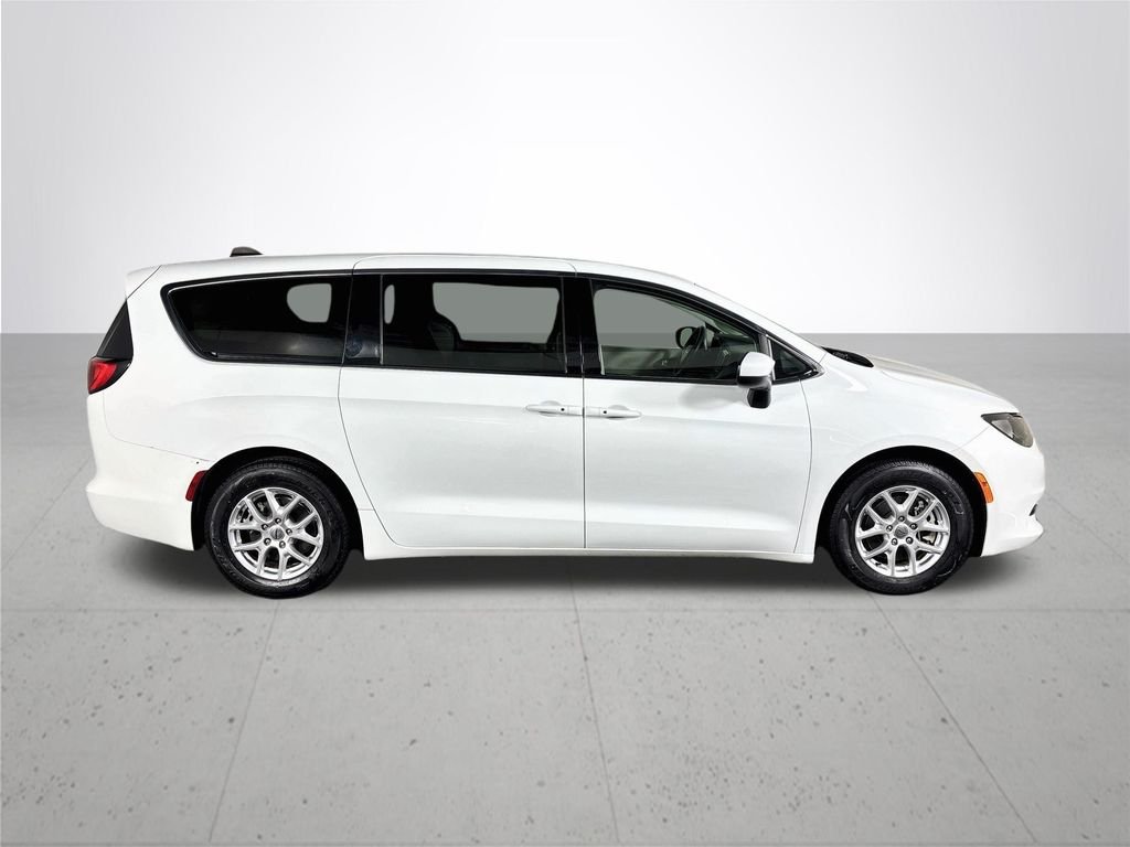 Used 2023 White Chrysler LX image 5