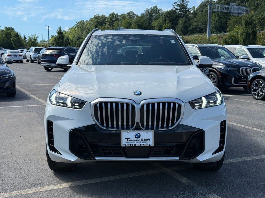 New 2026 Alpine White BMW xDrive40i image 2