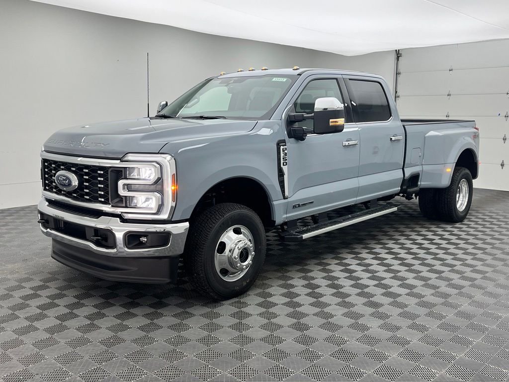 New 2026 Gray Ford Lariat image 2
