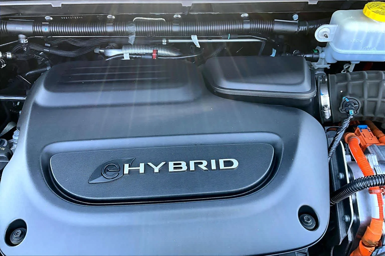 Used 2018 Brilliant Black Crystal Pearlcoat Chrysler Hybrid Limited image 31
