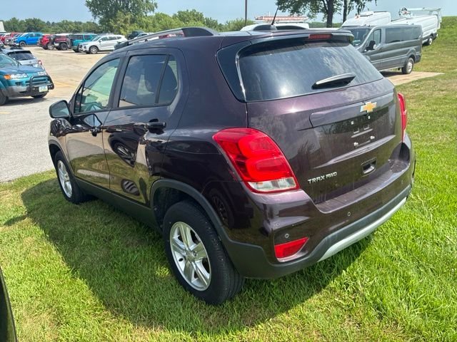 Used 2022 Red Chevrolet LT image 4