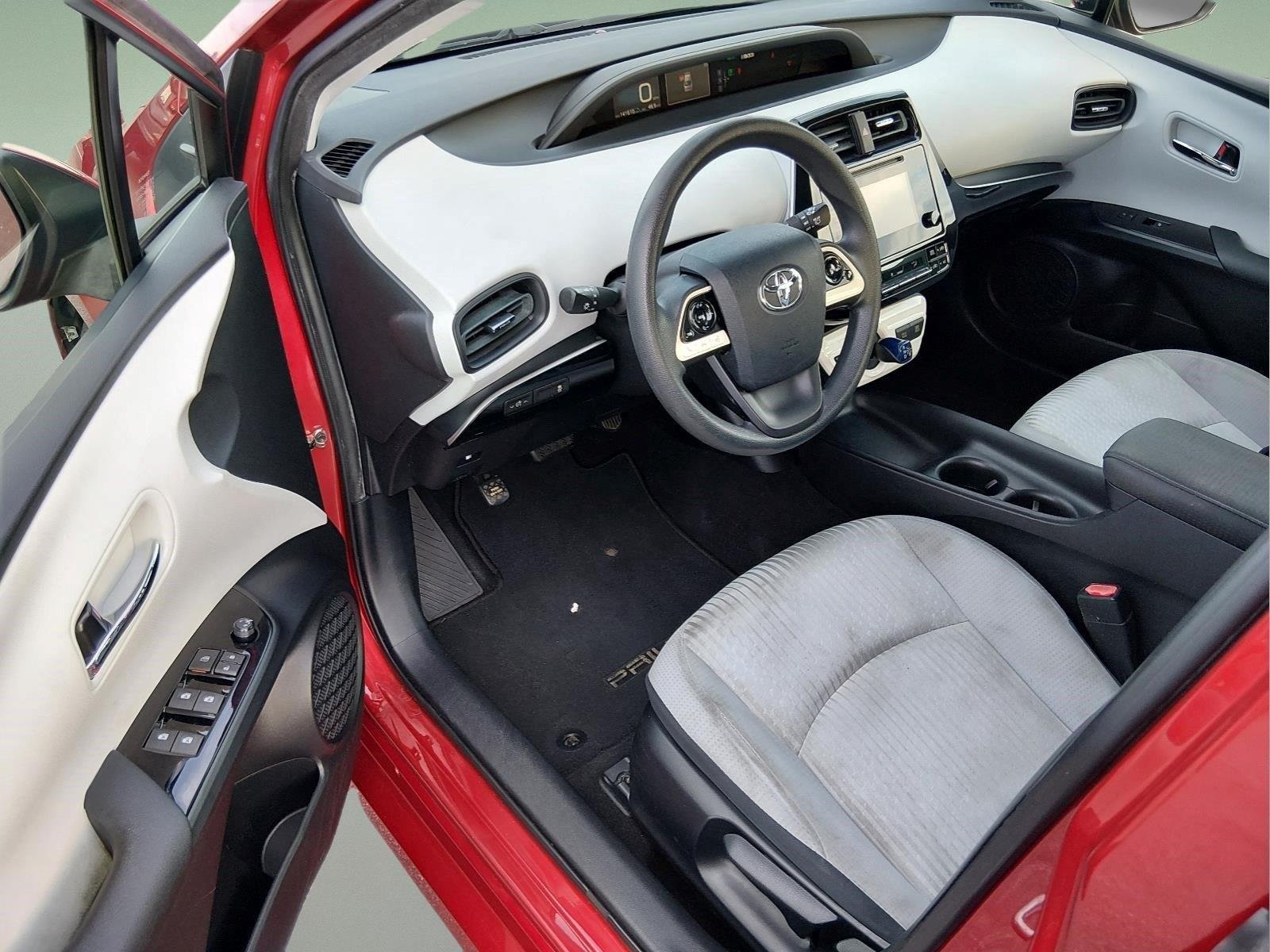 Used 2016 Hypersonic Red Toyota Two image 15